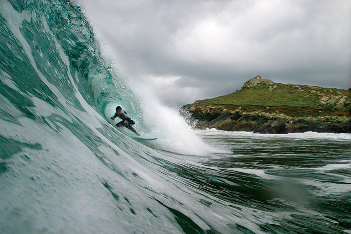 La Zona de Conservación Marina de la Bahía de St. Ives es una AMP se encuentra ubicada en la costa de Cornualles, la cual protege un área marina rica en biodiversidad. Hay numerosas playas y rompientes populares para el surf en esta zona, incluyendo Porthmeor Beach (en imagen) y Gwithian Beach. Foto: Mike Newman.